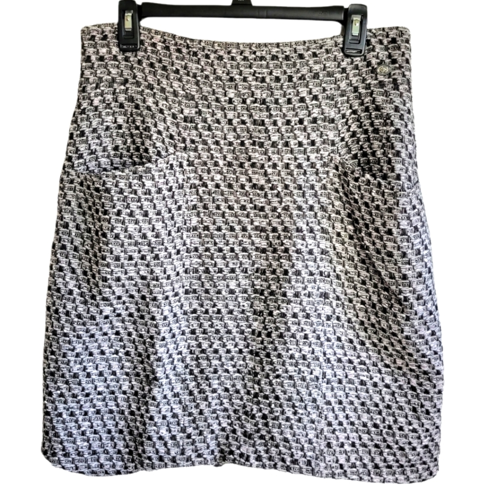 Vintage Chanel Tweed Skirt Black White Size 40 Silk Lining Wool Blend *flaw